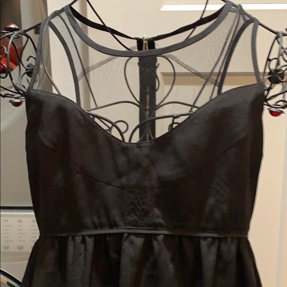 Top - Picture 2 of 3